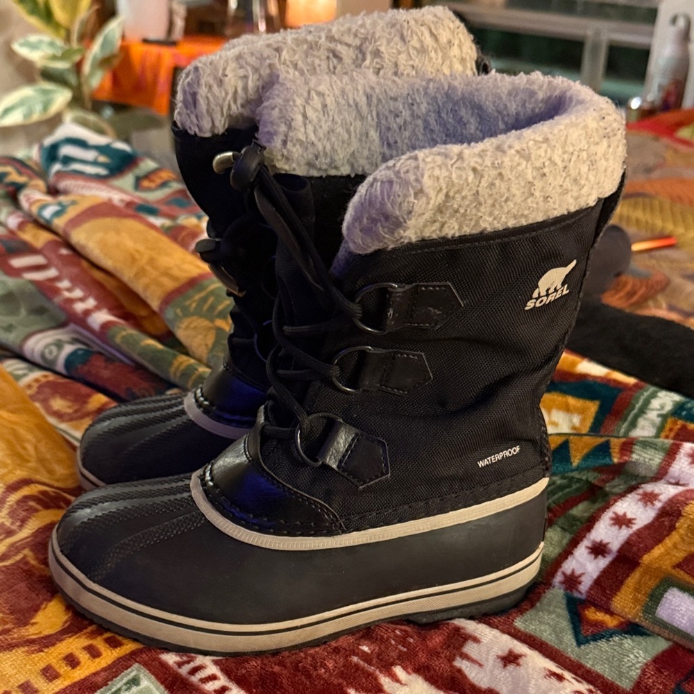 Sorel Kids' Black and Gray Snow Boots